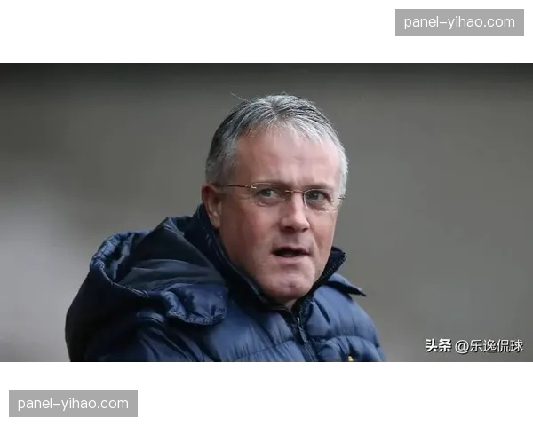 传闻：沙尔克04有意邀请前功勋主帅史蒂文斯回归担任技术顾问